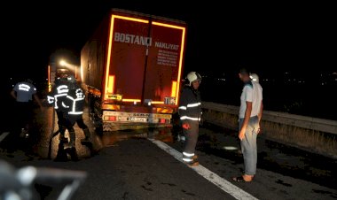 Nizip-Birecik Otobanında Tır Yangını