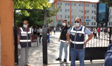 Öğrencilerin salgın gölgesinde LGS heyecanı