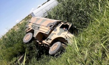 Karkamış sınır hattında askeri araç devrildi. 4 asker yaralı.