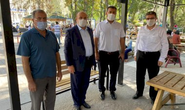 Başkan Sarı, kazada yaralanan katibi ziyaret etti