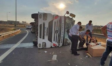 Suriye'ye Kahve taşıyan tır kaza yaptı