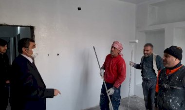 Kaymakam Şahin, yanan evde inceleme yaptı