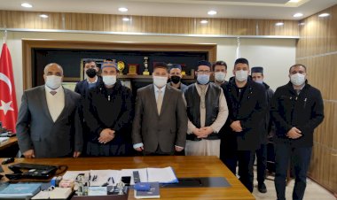 Vakıf Üyeleri ve ilahiyatçılar İlçe Müftüsü Çiftçi’yi Ziyaret Ettiler