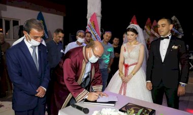 Sağır, ailesinin mutlu günü