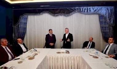 Vali Gül'den Kaymakam Şahin'e Veda Yemeği