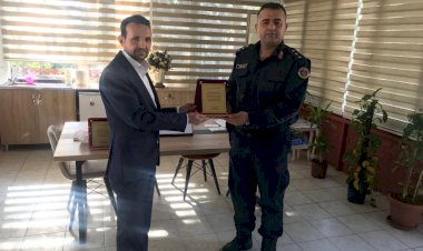 Muhtar Bozkurt’tan Jandarma’ya Plaket