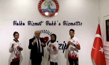 Türkiye’yi temsil edecek olan sporculardan Başkan Sarı’ya ziyaret