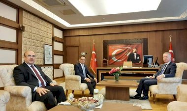 Vali Gül'den Kaymakam Çağlar'a 'hayırlı olsun' ziyareti