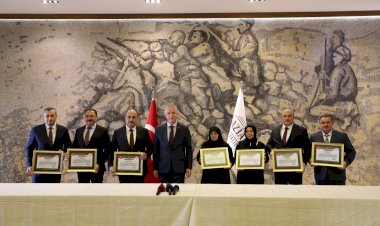 Sarı ailesinden eğitime destek 