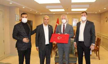 Erkunt Traktör Bayinden Vali Gül’e ziyaret