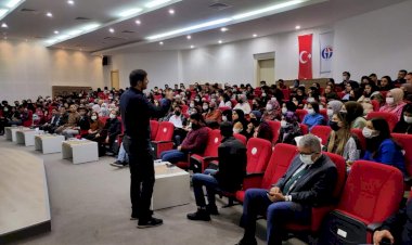 Efiloğlu, öğrencilerle buluştu