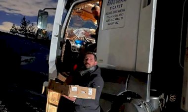 Nizip'te karda mahsur kalan sürücülere lahmacun dağıtıldı