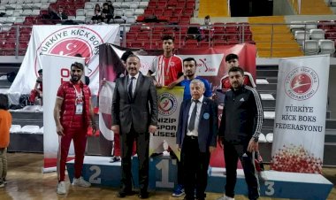 Nizip Spor Lisesi'nin Kick Boks Türkiye Başarısı