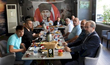 Muhalefet partilerinin Nizip ilçe başkanları kahvaltıda buluştu