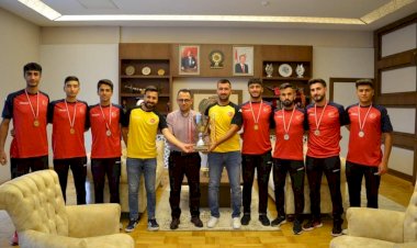 Sporcular'dan Kaymakam Çağlar'a Ziyaret