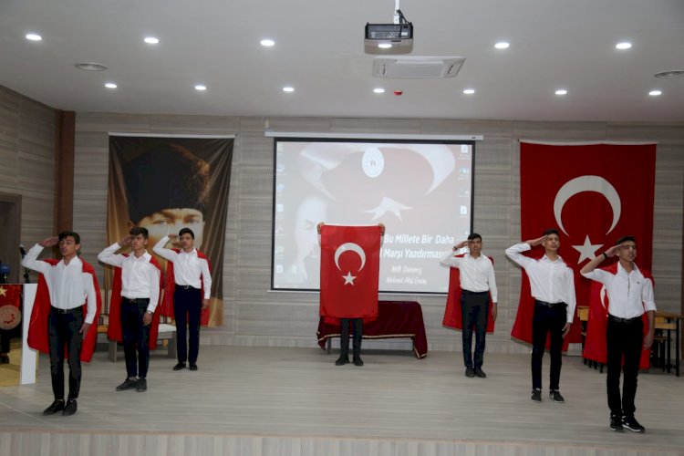 İstiklal Marşı'nın Kabulü Ve Mehmet Akif Ersoy'u Anma Programı Düzenlendi