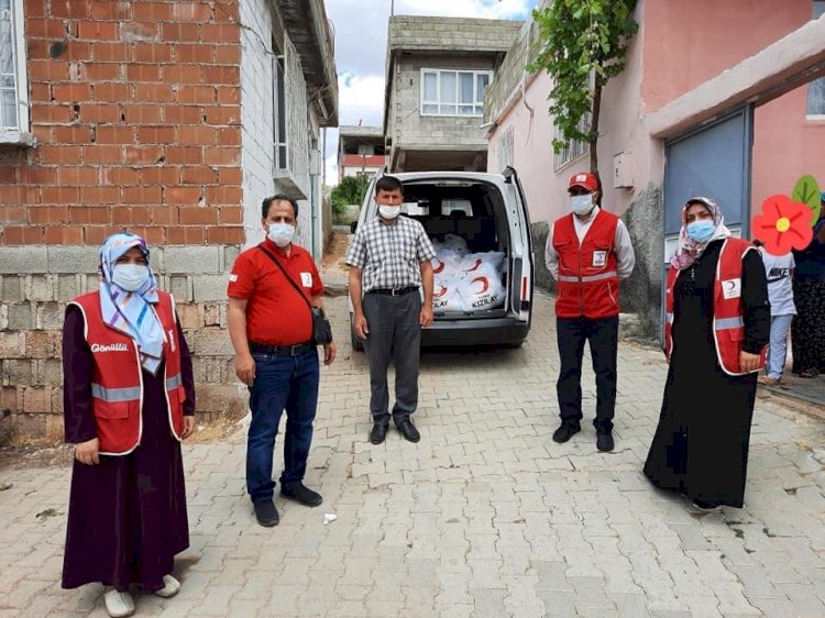 Nizip Kızılay Gece Gündüz İhtiyaç Sahiplerinin Yanında