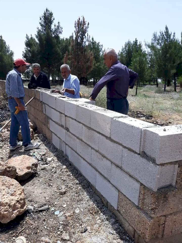 Karkamış Belediyesi tarafından mezarlık duvarları yenilendi