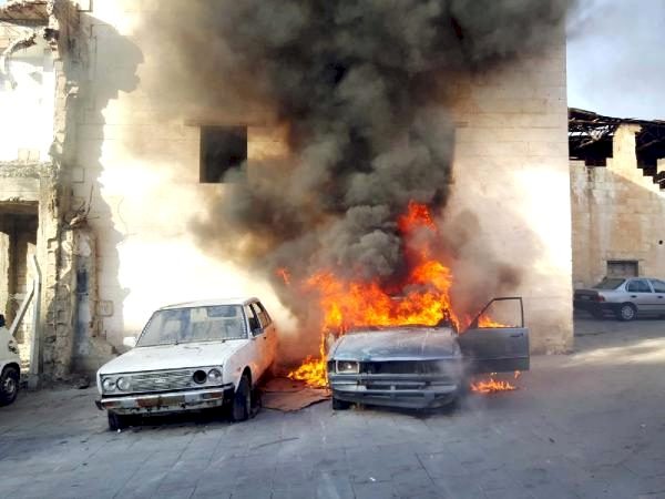 Nizip’te Park halindeki  otomobil alev alev yandı