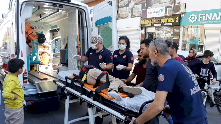 Nizip'te otomobilin çarptığı öğrenci ağır yaralandı