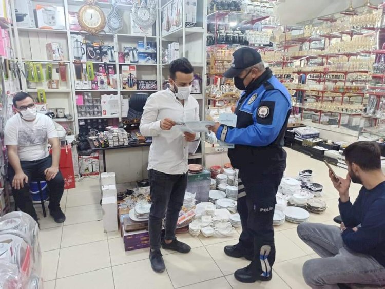 Polis vatandaşları hırsızlıklar konusunda bilgilendirdi