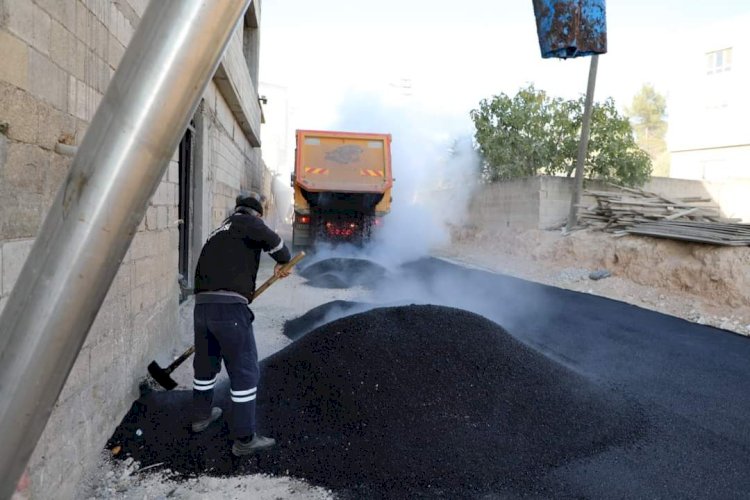 Nizip’te sıcak asfalt çalışmaları devam ediyor