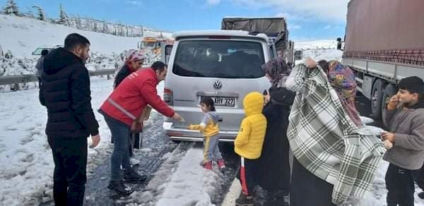 Sürücülerin imdatına Sosyal Yardımlaşma Vakfı Yetişti.