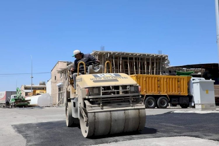 Nizip Belediyesi asfalt çalışmalarına devam ediyor 