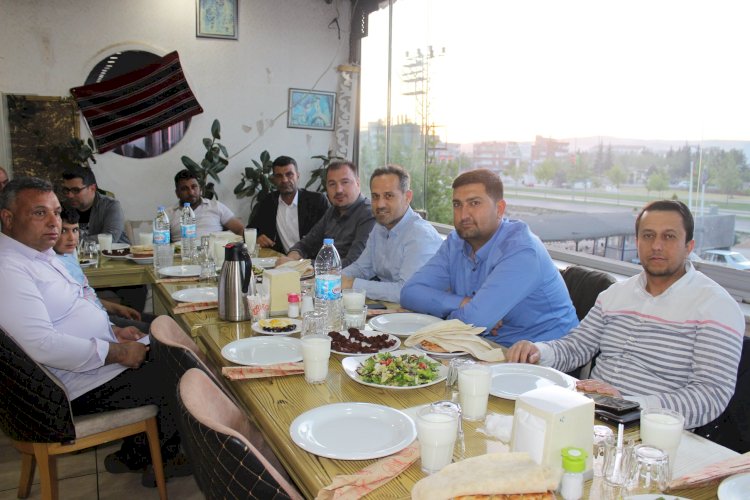 Erkunt Traktör Çalışanları İftarda Buluştu