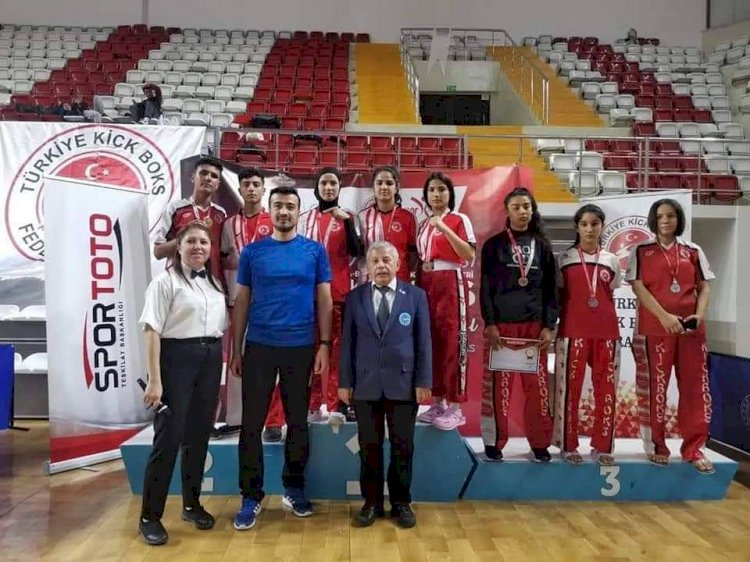 Nizip'li Sporcu Kick Boks'ta Dünya Şampiyonu oldu