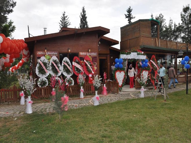 KÖŞK RESTORAN VE CAFE BİRECİKTE HİZMETE GİRDİ