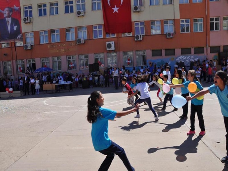 23 NİSAN NİZİPTE COŞKUYLA KUTLANDI